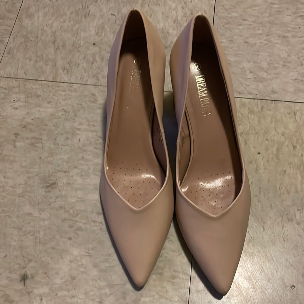 Women’s pumps thick heels